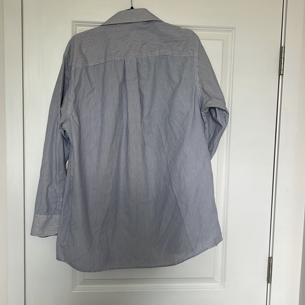 Men’s blue pinstriped button down shirt size - Picture 2 of 2